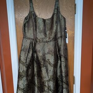 Carmen Marc Valvo Elegant Floral Patterned Dress With Pockets